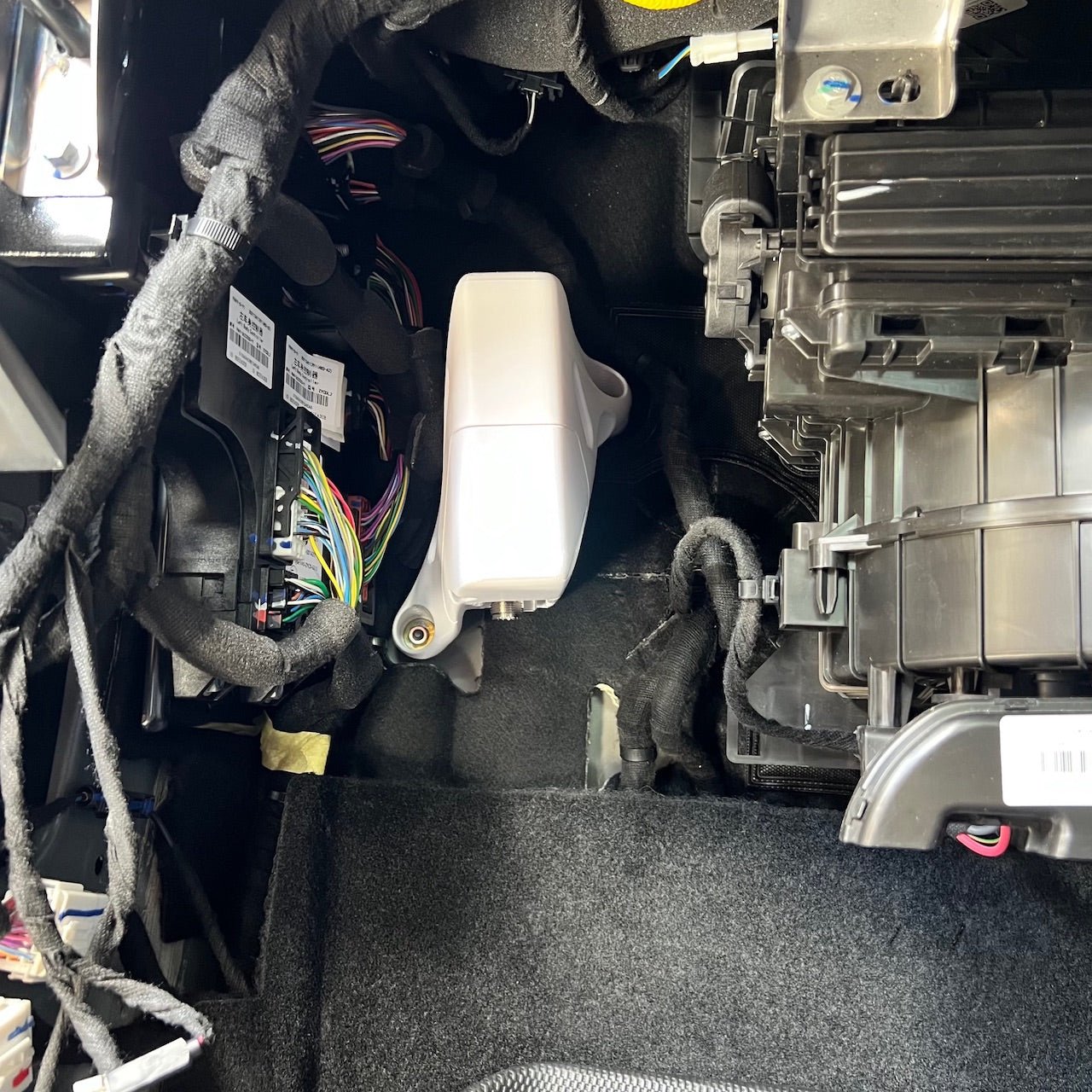 XRS-370C UHF Mounting Enclosure For BYD Shark 6